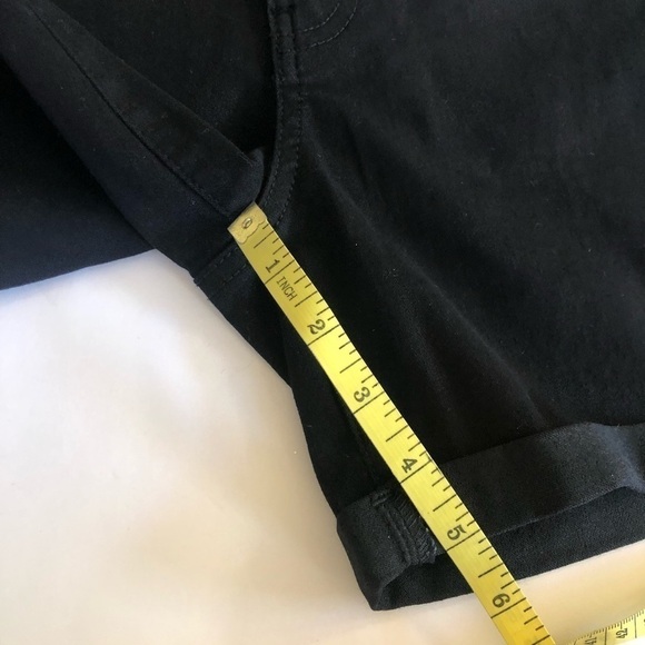 Wallflower High Rise The Irresistible Fit Midi Rolled Black Shorts Size 0/24 - Picture 10 of 10